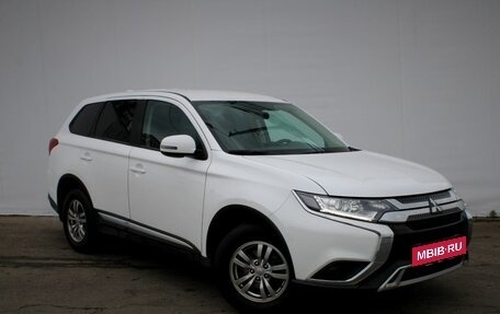 Mitsubishi Outlander III рестайлинг 3, 2019 год, 2 480 000 рублей, 3 фотография