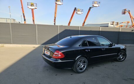 Mercedes-Benz E-Класс, 2004 год, 1 050 000 рублей, 3 фотография