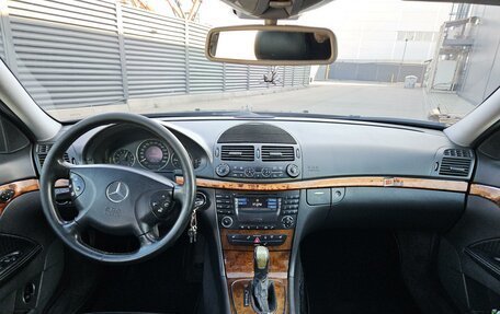 Mercedes-Benz E-Класс, 2004 год, 1 050 000 рублей, 32 фотография