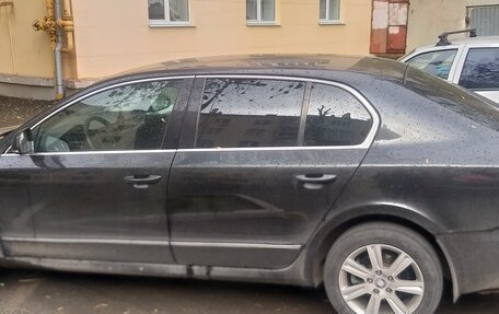 Skoda Superb III рестайлинг, 2010 год, 900 000 рублей, 3 фотография