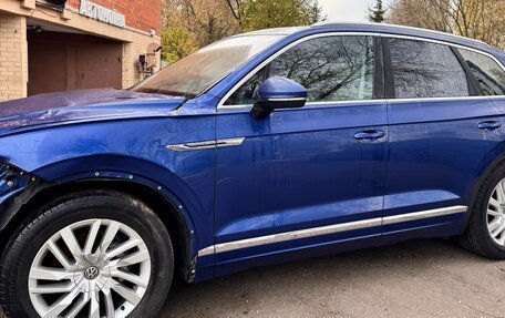 Volkswagen Touareg III, 2019 год, 2 345 000 рублей, 6 фотография