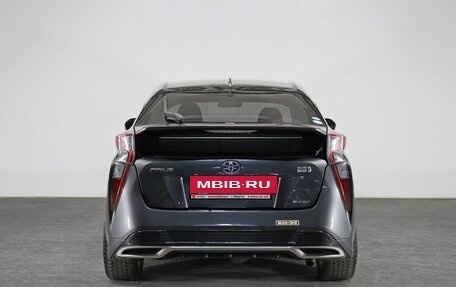 Toyota Prius IV XW50, 2016 год, 1 753 000 рублей, 5 фотография