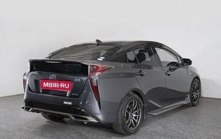 Toyota Prius IV XW50, 2016 год, 1 753 000 рублей, 6 фотография