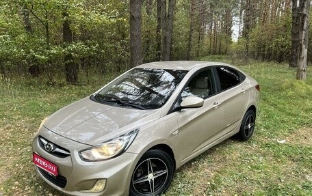 Hyundai Solaris II рестайлинг, 2013 год, 930 000 рублей, 1 фотография