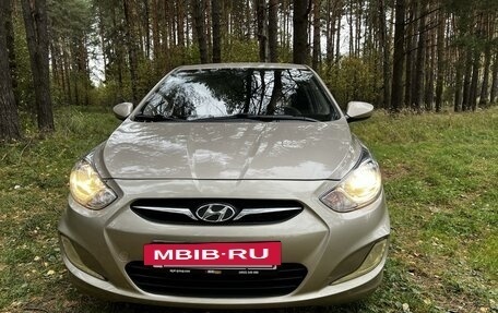 Hyundai Solaris II рестайлинг, 2013 год, 930 000 рублей, 2 фотография