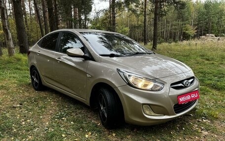 Hyundai Solaris II рестайлинг, 2013 год, 930 000 рублей, 4 фотография