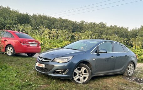 Opel Astra J, 2012 год, 950 000 рублей, 2 фотография