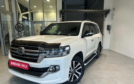 Toyota Land Cruiser 200, 2019 год, 9 794 000 рублей, 2 фотография