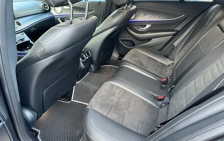 Mercedes-Benz E-Класс, 2018 год, 3 190 000 рублей, 15 фотография