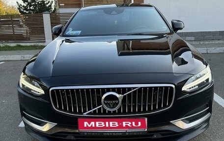 Volvo S90 II рестайлинг, 2018 год, 3 300 000 рублей, 1 фотография