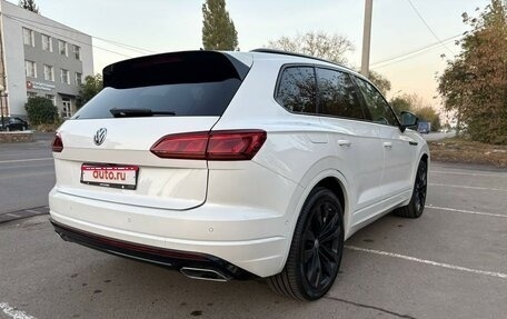 Volkswagen Touareg III, 2018 год, 5 600 000 рублей, 1 фотография