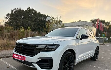 Volkswagen Touareg III, 2018 год, 5 600 000 рублей, 5 фотография