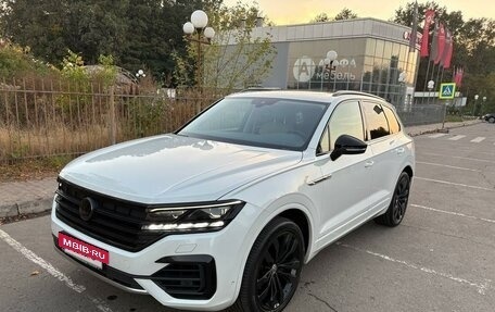 Volkswagen Touareg III, 2018 год, 5 600 000 рублей, 4 фотография