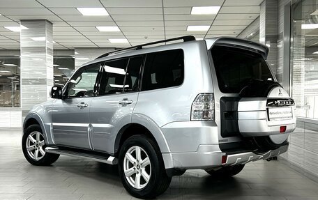 Mitsubishi Pajero IV, 2011 год, 2 249 000 рублей, 2 фотография