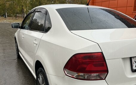 Volkswagen Polo VI (EU Market), 2011 год, 800 000 рублей, 3 фотография