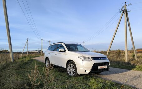 Mitsubishi Outlander III рестайлинг 3, 2013 год, 1 900 000 рублей, 15 фотография