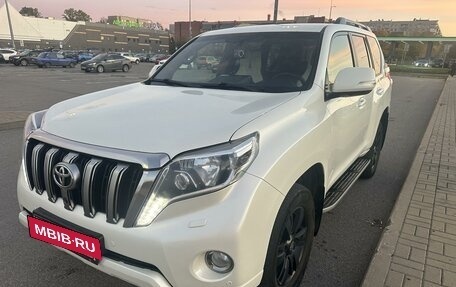 Toyota Land Cruiser Prado 150 рестайлинг 2, 2015 год, 3 650 000 рублей, 11 фотография