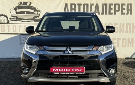 Mitsubishi Outlander III рестайлинг 3, 2018 год, 2 450 000 рублей, 2 фотография