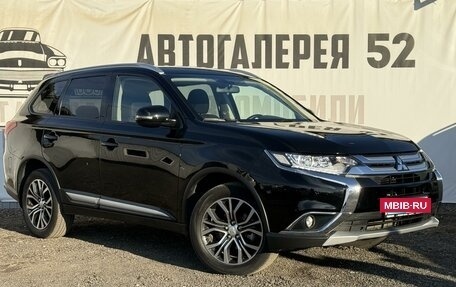 Mitsubishi Outlander III рестайлинг 3, 2018 год, 2 450 000 рублей, 3 фотография