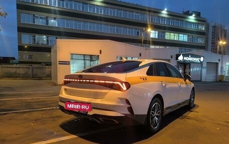 KIA K5, 2021 год, 2 400 000 рублей, 6 фотография