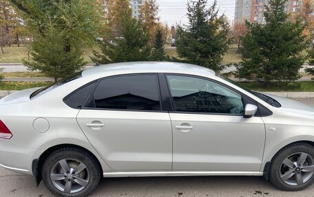 Volkswagen Polo VI (EU Market), 2011 год, 900 000 рублей, 2 фотография