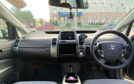 Toyota Prius, 2003 год, 620 000 рублей, 4 фотография