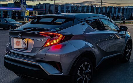 Toyota C-HR I рестайлинг, 2018 год, 2 650 000 рублей, 3 фотография