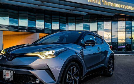 Toyota C-HR I рестайлинг, 2018 год, 2 650 000 рублей, 13 фотография