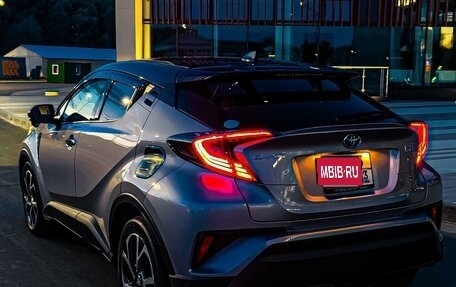 Toyota C-HR I рестайлинг, 2018 год, 2 650 000 рублей, 8 фотография