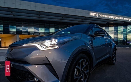 Toyota C-HR I рестайлинг, 2018 год, 2 650 000 рублей, 6 фотография