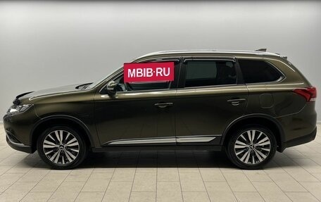 Mitsubishi Outlander III рестайлинг 3, 2020 год, 2 690 000 рублей, 2 фотография