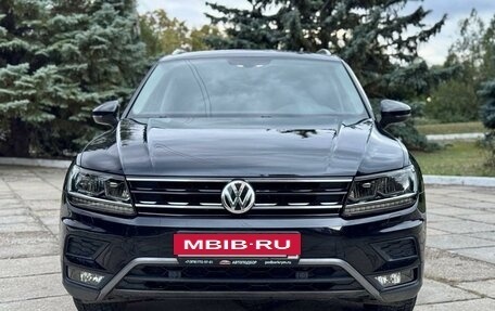 Volkswagen Tiguan II, 2017 год, 2 800 000 рублей, 3 фотография