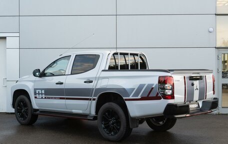 Mitsubishi L200 IV рестайлинг, 2023 год, 4 299 000 рублей, 2 фотография