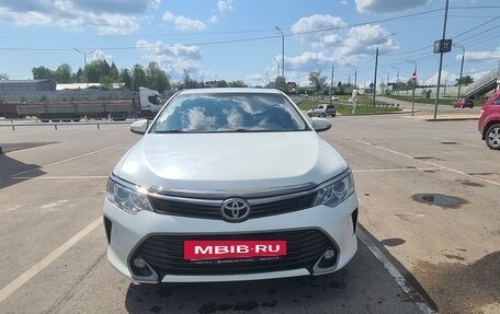 Toyota Camry, 2015 год, 1 900 000 рублей, 6 фотография