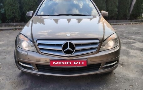 Mercedes-Benz C-Класс, 2010 год, 850 000 рублей, 1 фотография