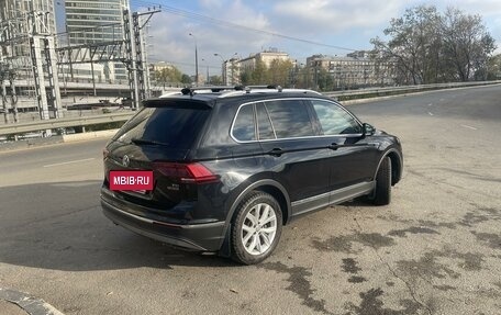 Volkswagen Tiguan II, 2017 год, 3 200 000 рублей, 2 фотография