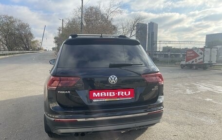 Volkswagen Tiguan II, 2017 год, 3 200 000 рублей, 3 фотография