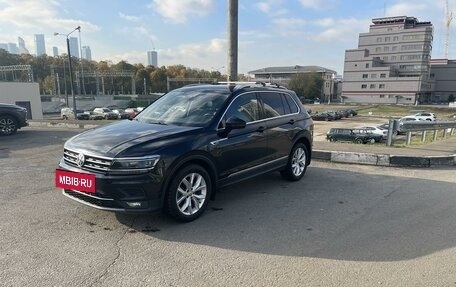 Volkswagen Tiguan II, 2017 год, 3 200 000 рублей, 13 фотография