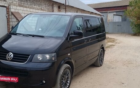 Volkswagen Multivan T5, 2005 год, 1 700 000 рублей, 2 фотография