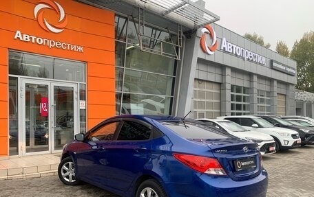 Hyundai Solaris II рестайлинг, 2012 год, 880 000 рублей, 5 фотография