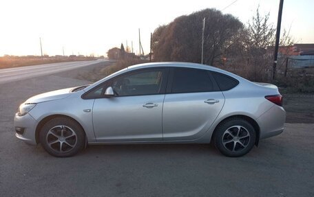 Opel Astra J, 2012 год, 900 000 рублей, 3 фотография