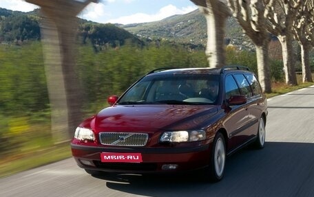 Volvo V70 III рестайлинг, 2000 год, 800 000 рублей, 1 фотография