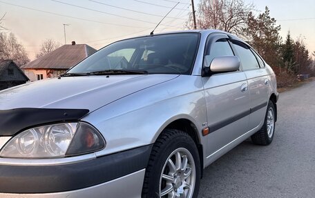 Toyota Avensis III рестайлинг, 2001 год, 580 000 рублей, 15 фотография