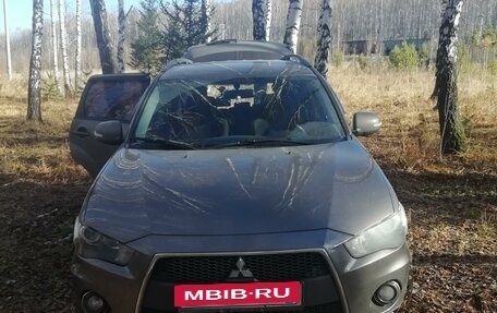 Mitsubishi Outlander III рестайлинг 3, 2011 год, 1 380 000 рублей, 3 фотография