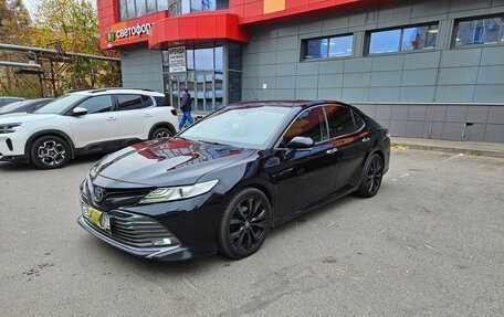 Toyota Camry, 2018 год, 2 690 000 рублей, 1 фотография