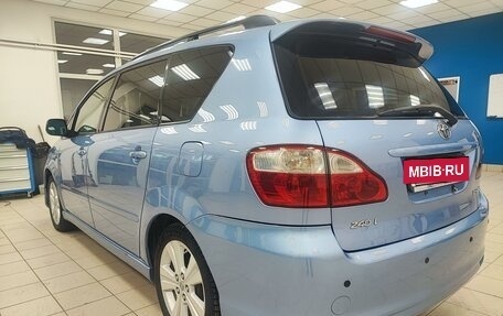 Toyota Ipsum II, 2004 год, 1 200 000 рублей, 2 фотография