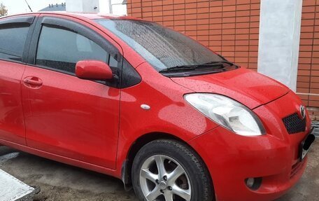 Toyota Yaris III рестайлинг, 2008 год, 650 000 рублей, 2 фотография