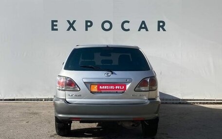 Lexus RX IV рестайлинг, 2002 год, 800 000 рублей, 4 фотография