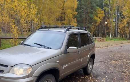 Chevrolet Niva I рестайлинг, 2011 год, 620 000 рублей, 3 фотография