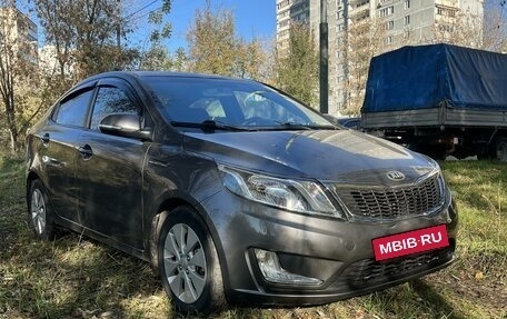 KIA Rio III рестайлинг, 2013 год, 1 050 000 рублей, 2 фотография